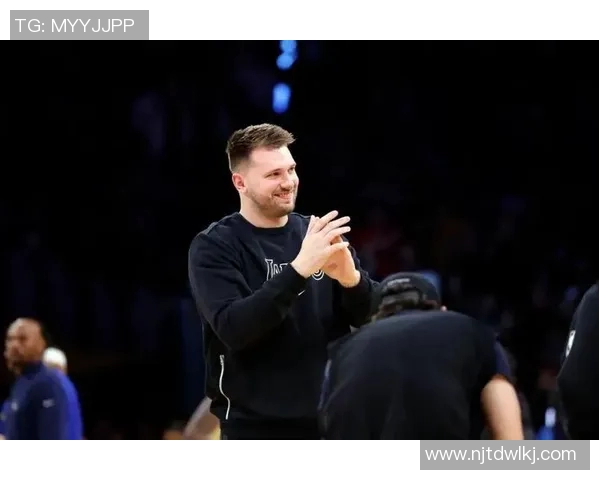 12场400+100！东契奇创历史最快纪录，湖人官宣最佳开局，詹皇甘愿让位