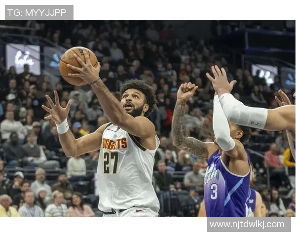 拆炸弹！穆雷本赛季在进攻时间剩4秒的三分命中率56.3% 联盟最高